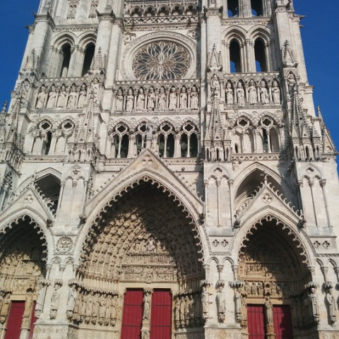 Cover photo of the city Amiens