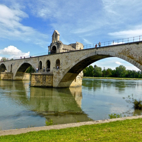 Cover photo of the city Avignon