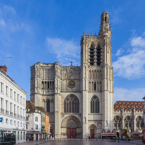 Cover photo of the city Sens