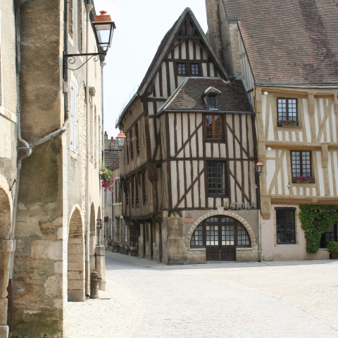 Cover photo of the city Troyes