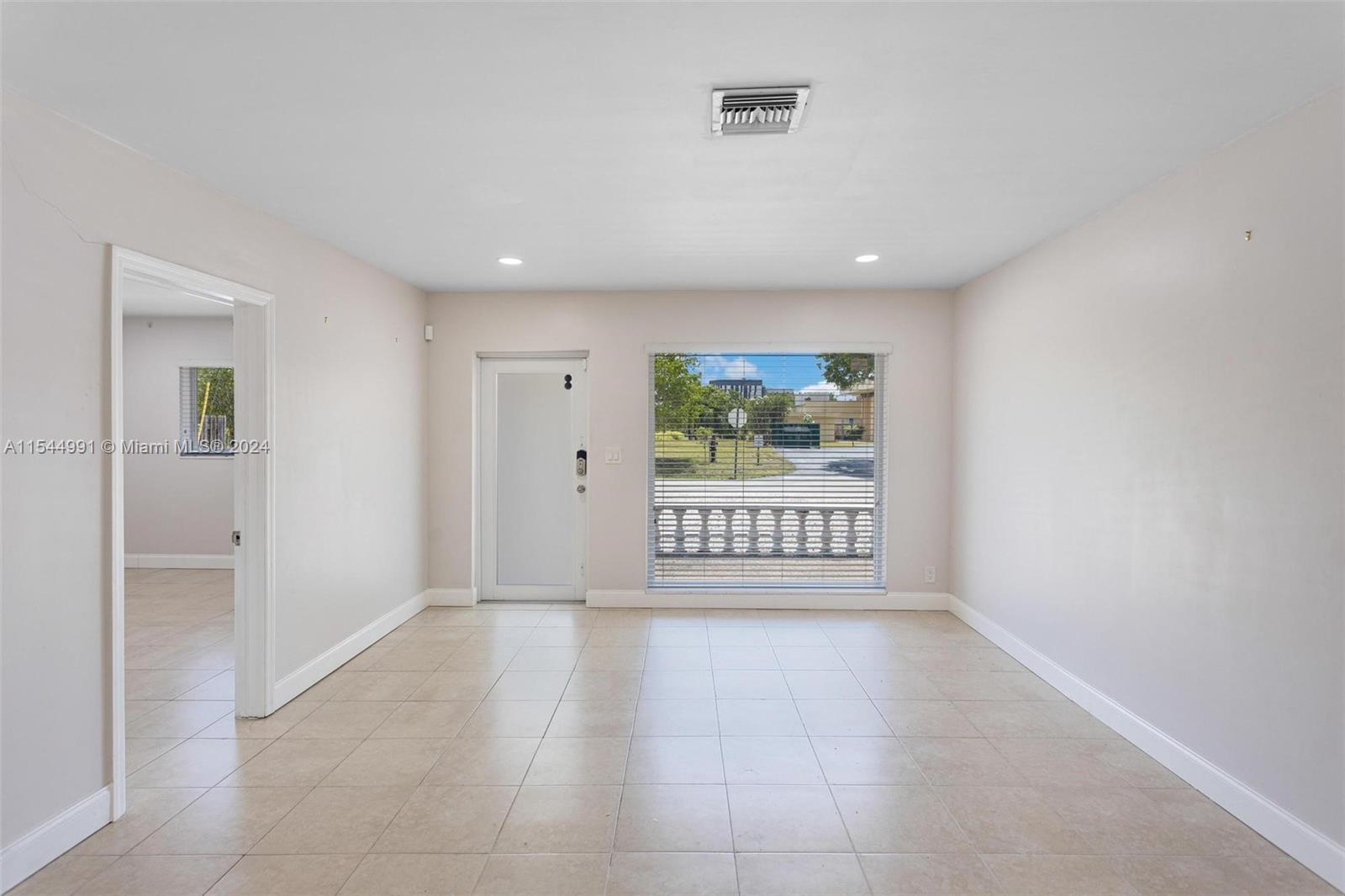 3241 NE 17th Ave, Oakland Park, FL - picture 12 title=