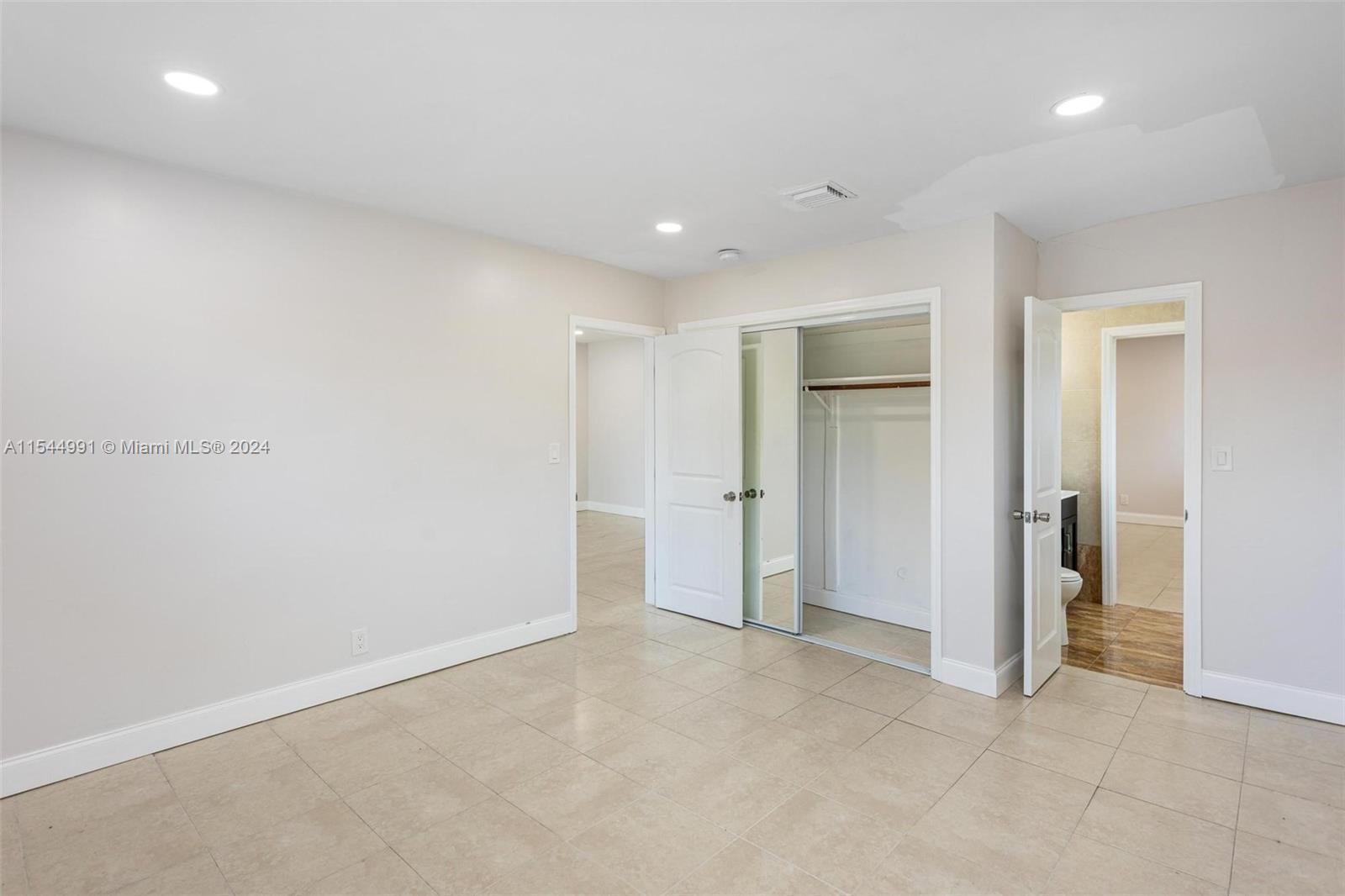 3241 NE 17th Ave, Oakland Park, FL - picture 15 title=