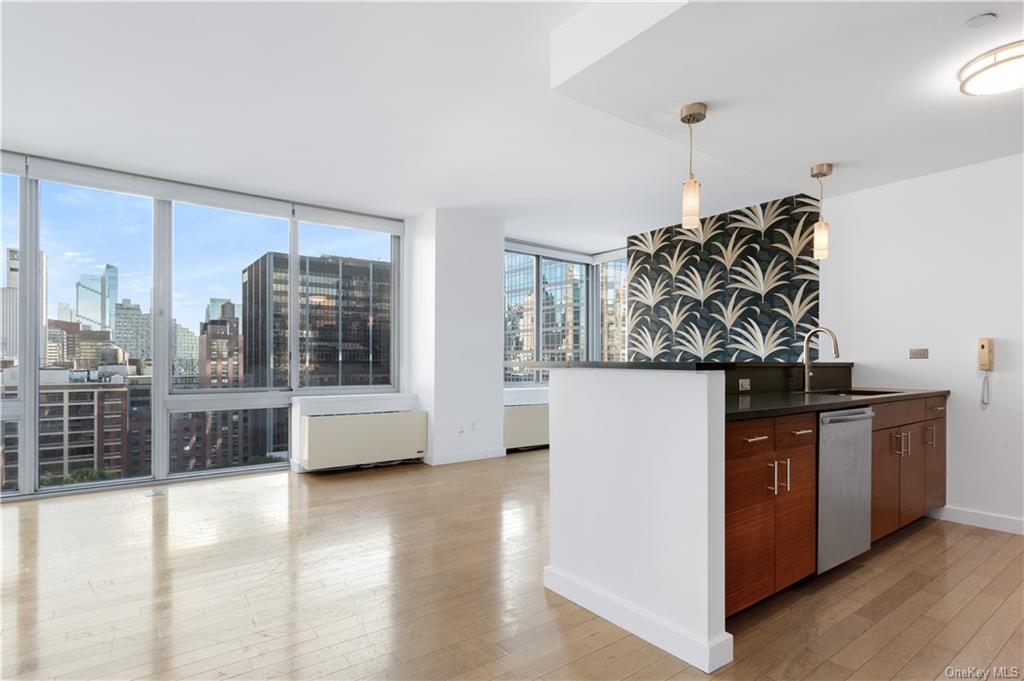 225 W 60th Street, 17B, New York, NY - picture 4 title=
