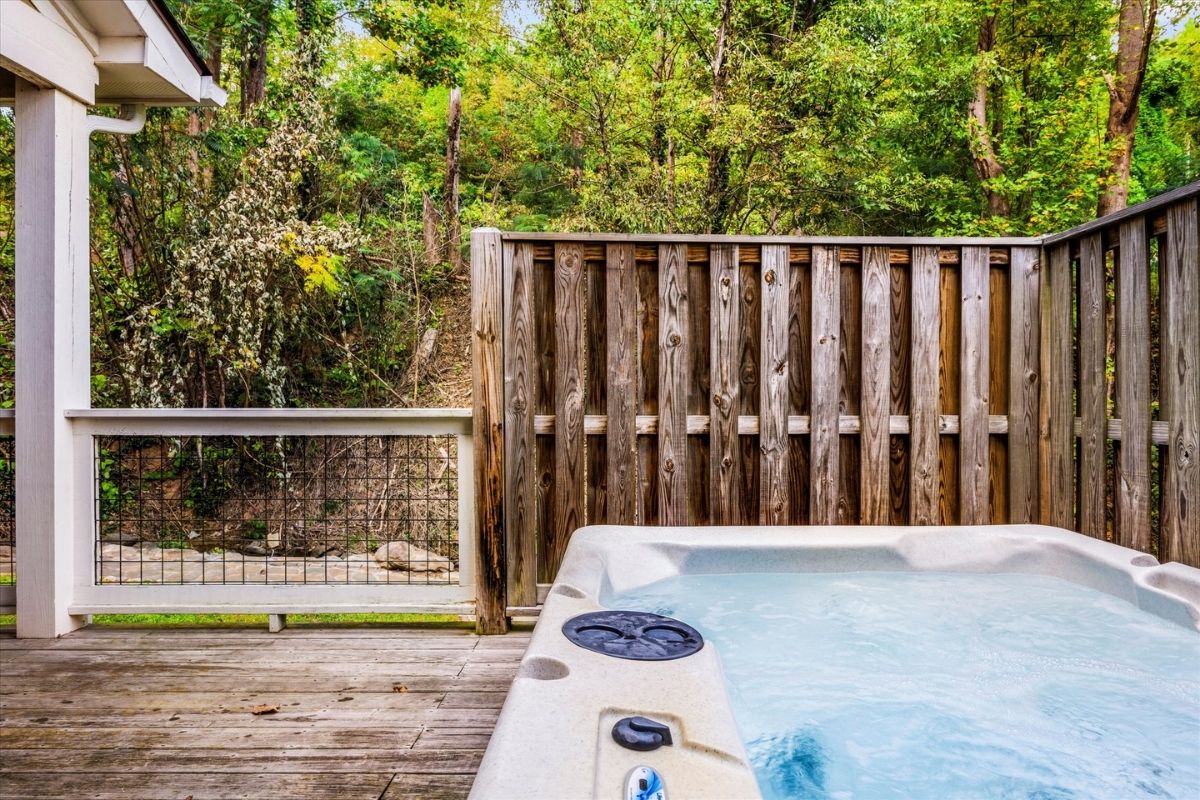 Cozy Creek Cottage 4