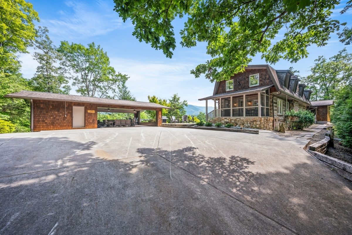 Far Horizons Lodge 7