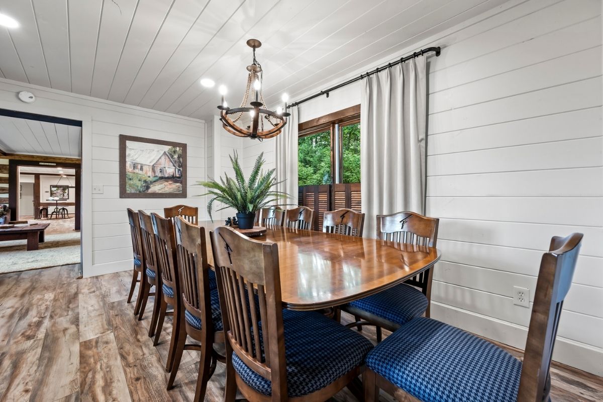 Far Horizons Lodge 10