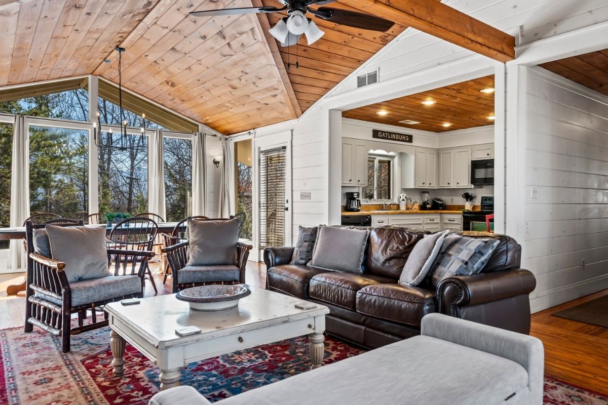 Mountain Laurel House 10