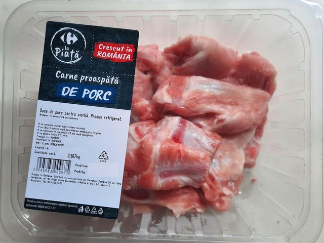 Oase de porc pentru ciorba Carrefour La Piata, per kg