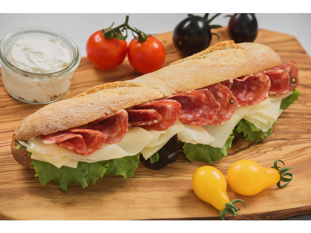 Panini cu salam Tino si branza Asiago DOP, 200 gr