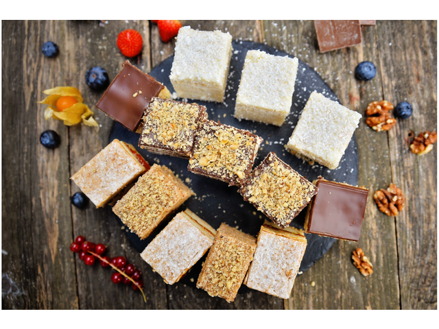 Platou prajituri asortate 1kg