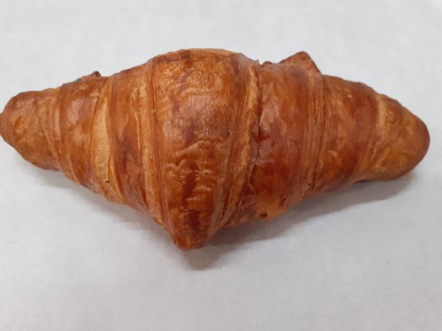 Croissant 22% cu unt 45g Carrefour