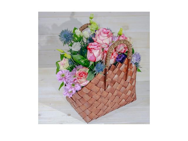 Poseta ratan mare cu mix de flori