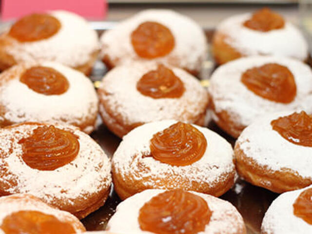 Gogosi cu crema de fistic