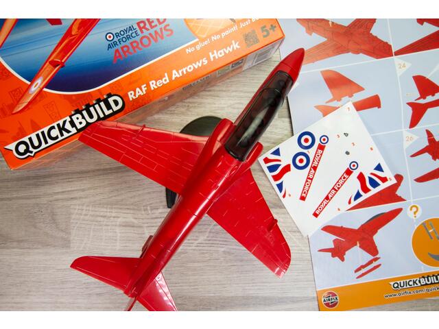 Set de constructie, Airfix Quickbuild, Red Arrows Hawk, 31 piese