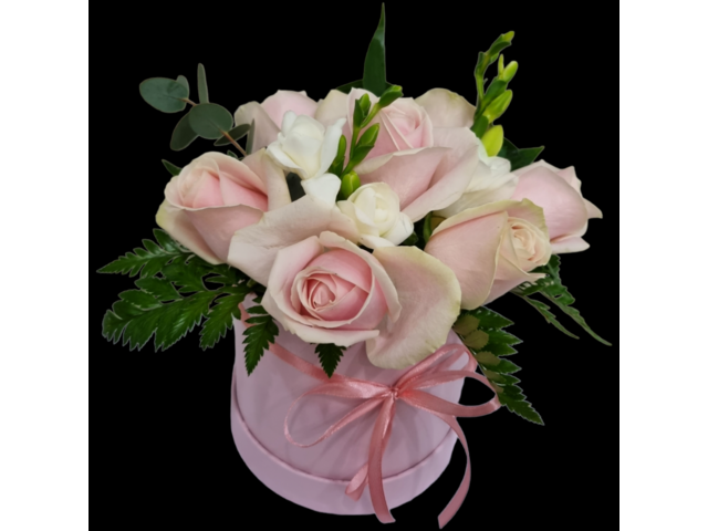 Cutia cu 9 trandafiri roz