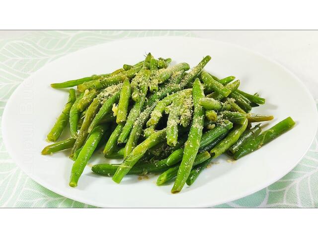 Fasole verde trasa la tigaie cu usturoi 4 portii 1 kg