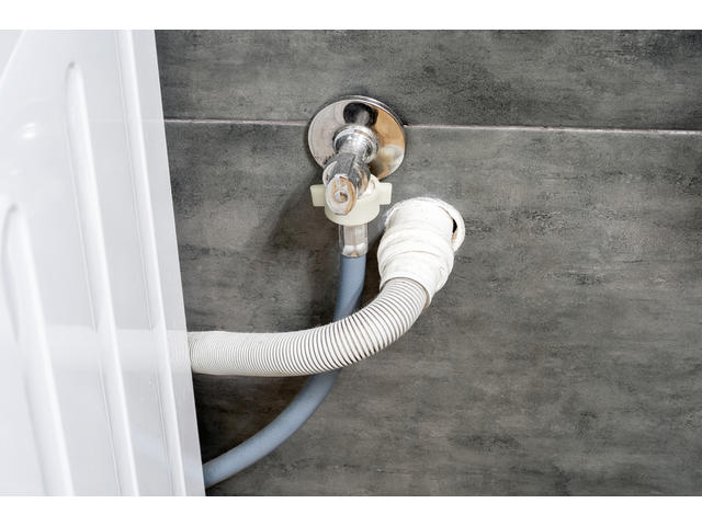 Montare racord mașină de spălat vase sau rufe, chiuvetă (fără decupaj în rigips