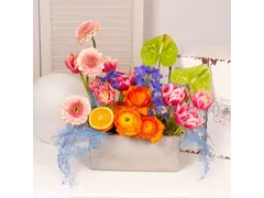 Aranjament vesel pentru cea mai frumoasa femeie