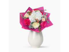 Buchet cu trandafiri si hortensia