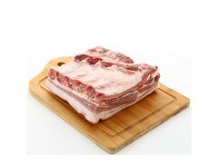 Piept de porc cu os bucata, per kg