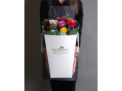 City Flowers Bag 9 trandafiri multicolori