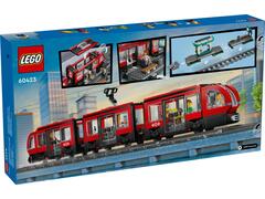 LEGO® City - Statie si tramvai in centrul orasului (60423)