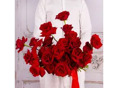 Buchet cu 25 de trandafiri rosii