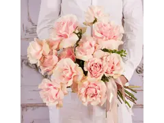 Buchet cu 15 trandafiri roz pal