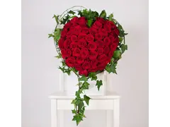 Buchet inima cu 51 trandafiri rosii