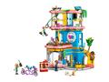 LEGO® Friends - Clubul prietenilor din orasul Heartlake (42689)