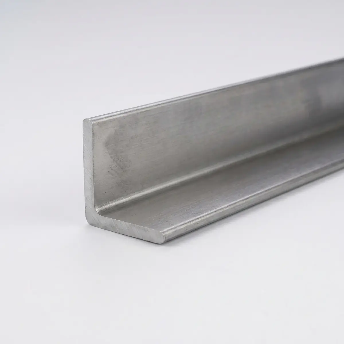 Po‘lat burchak 09Г2С