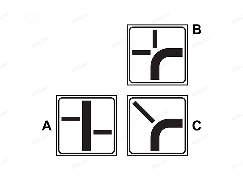 I pannelli integrativi in figura vengono posti sotto i segnali di diritto di precedenza