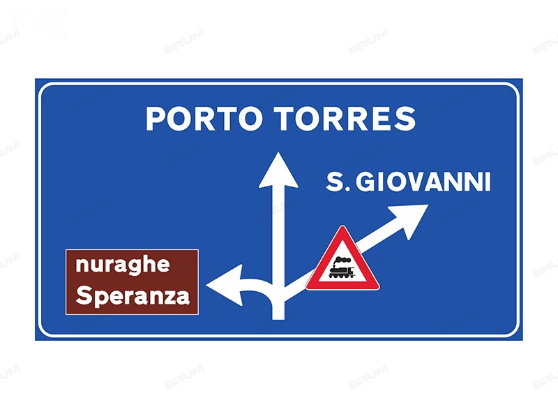 Il segnale raffigurato preavvisa un incrocio su strada extraurbana