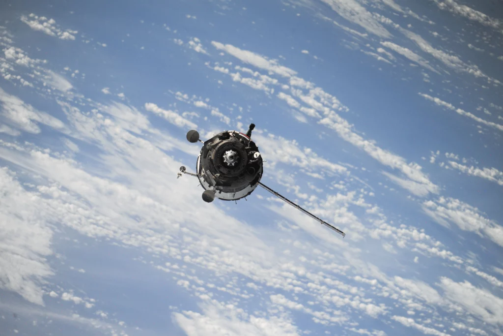 Satellite monitor