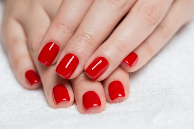 Beauté des mains express avec pose de vernis classique