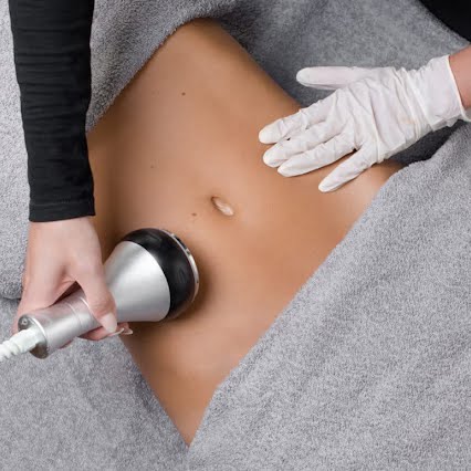 Ecole privée Esthétique et Coiffure Ambassaderm - Formation Lipocavitation  avec Radiofréquence - 1 jour / 600 € 🔎La lipocavitation agit sur les amas  graisseux localisés. Elle utilise les ondes ultrasoniques pour détruire