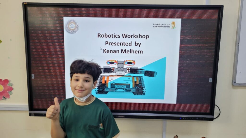 I-was-a-trainer-presenting-my-new-robot