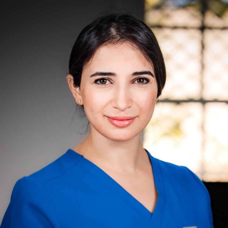 Dr Evelyn Sadek