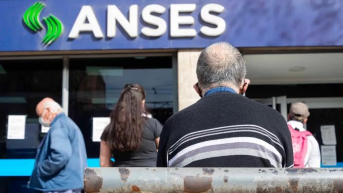 Anses: oficializan el bono de $ 10.000 para los que cobran la mínima