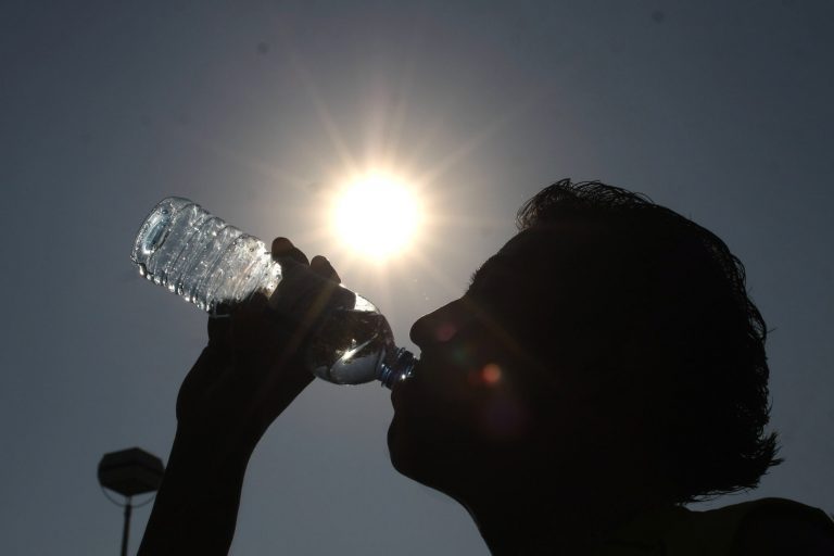 Emiten una alerta de calor extremo para tres distritos bonaerenses