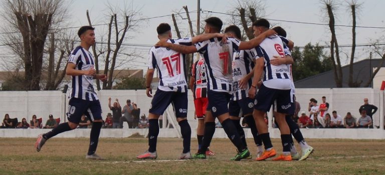 El campeón está: Atlético Villegas prevaleció en Charlone y todavía sueña