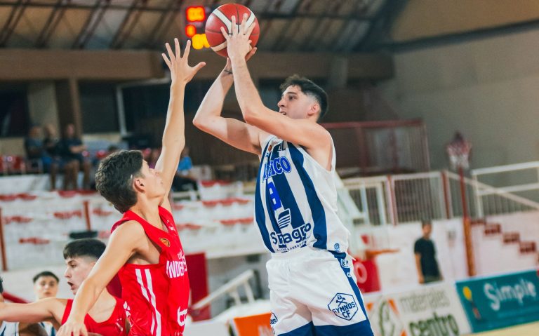 Básquet: Atlético y un inesperado batacazo en el «Gigante de la Avenida»