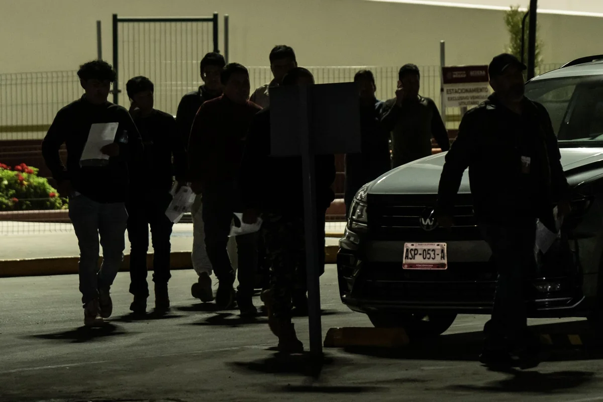 Cientos de migrantes son deportados de Estados Unidos y se reagrupan en Tijuana para intentar pasar de nuevo y cumplir el "sueño americano". Foto: Cuartoscuro.