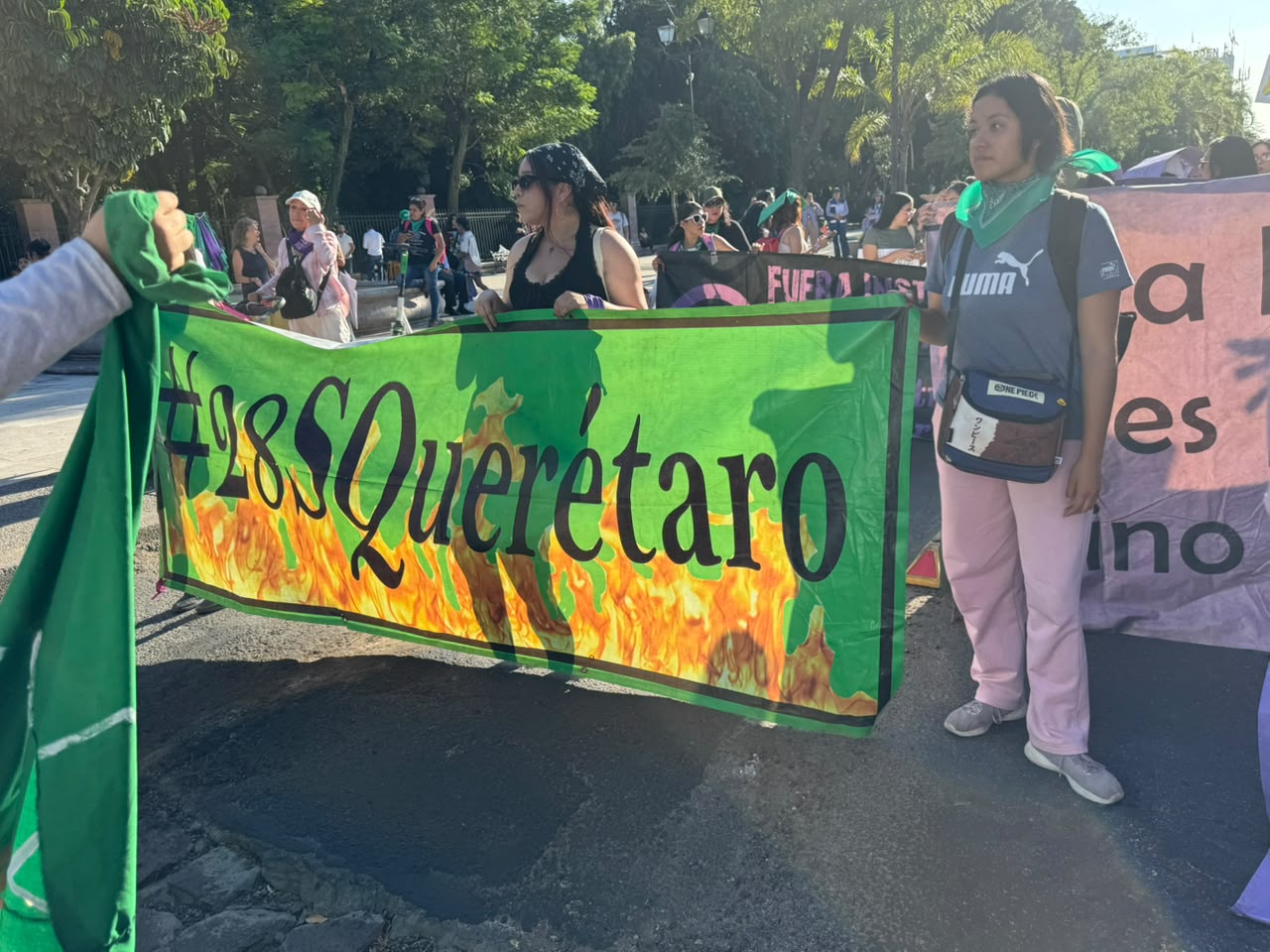 ¡Aborto legal, seguro y gratuito!: en Querétaro marcha hasta personal de salud por despenalización