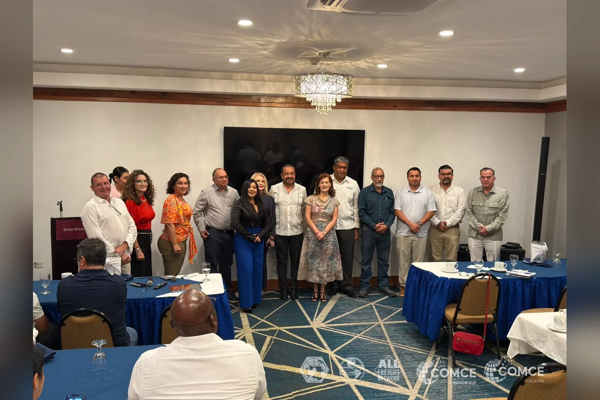 Encabezados por la embajadora de México en Belice, Ana Luisa Vallejo Barba y Lincoln Blake, Director en el Ministerio de Inversiones de Belice, los comerciantes pactaron los acuerdos. Foto: COMCE Región Sur.
