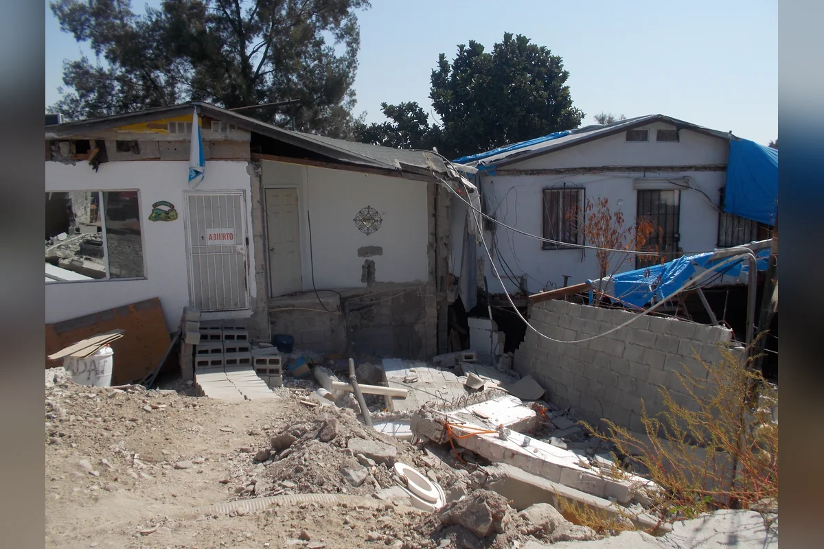 Habitantes afectados se niegan a ser reubicados pues las autoridades proponen irse a vivir en la periferia de la ciudad, en Playas de Rosarito y Tecate. Foto: Cecilia Franco.