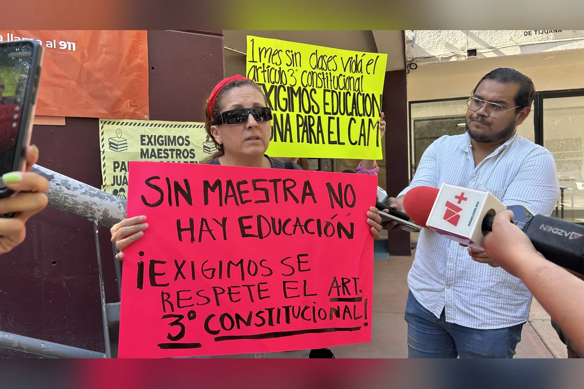 Los padres de familia están dispuestos a llegar ante la presidenta Claudia Sheinbaum con el fin de pedirle ayuda. Foto.: Valeria Ugarte.