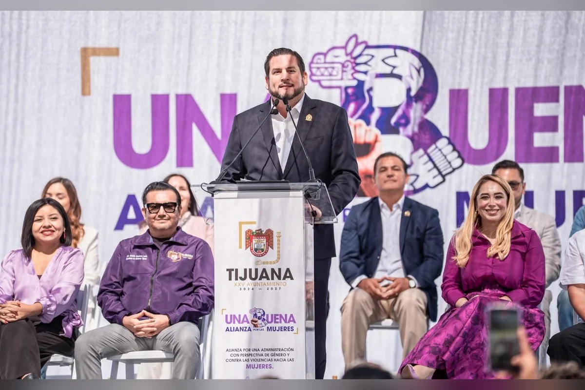Uno de los últimos actos que encabezó antes de emprender su camino aspiracional para la gubernatura. Foto: Ayuntamiento Tijuana.