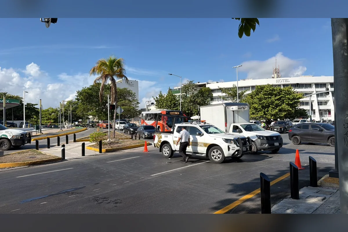 Automovilistas tuvieron que buscar alternativas para circular por la zona y llegar así a sus trabajos. Foto: Joana Maldonado.