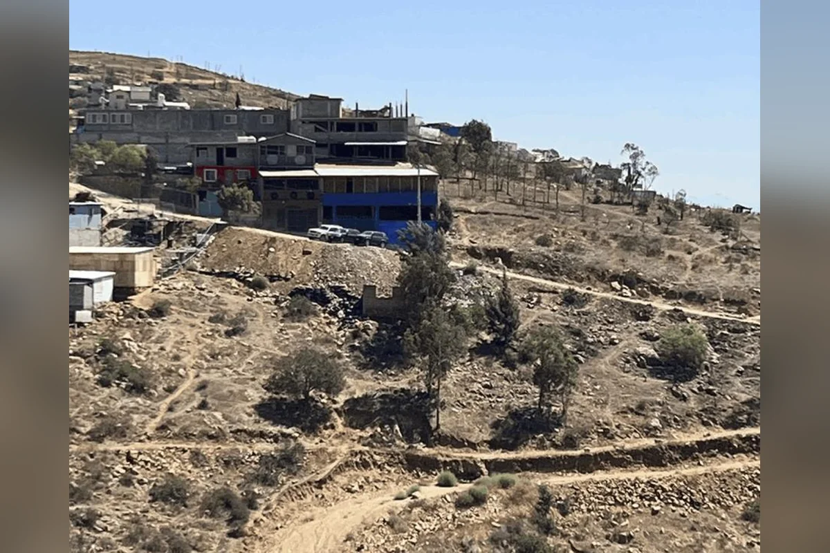 Para la Policía Estatal de Baja California, esa colonia en la periferia de Tijuana es utilizada por organizaciones criminales para traficar armas, drogas y personas. Foto: Ana Lilia Ramírez. 